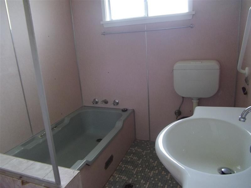 16 Newcombe Street, Cowra NSW 2794