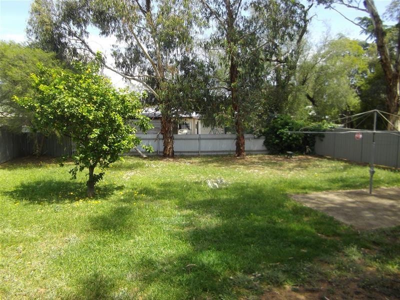 16 Newcombe Street, Cowra NSW 2794