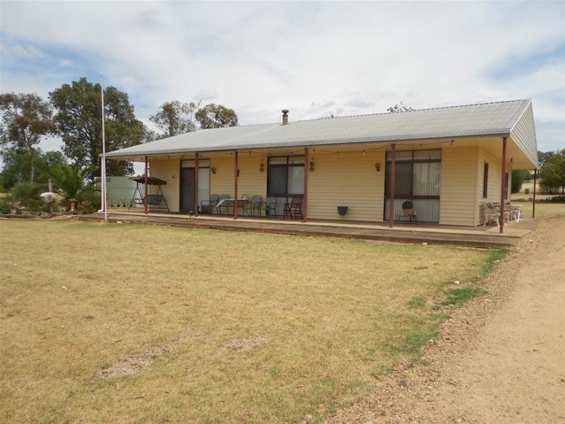 246 Moorbel Drive, Canowindra NSW 2804