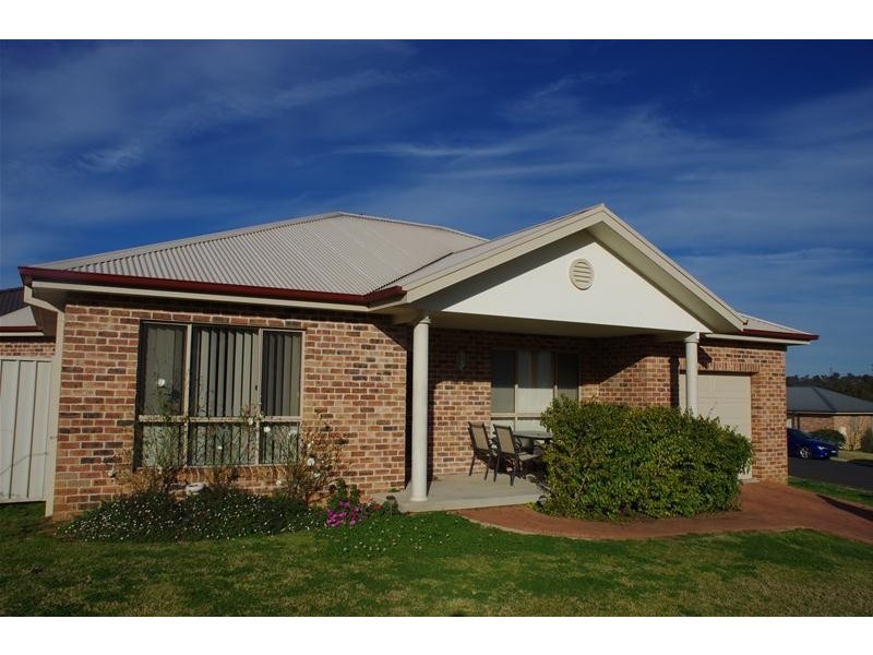 25 Acacia Circle, Cowra NSW 2794