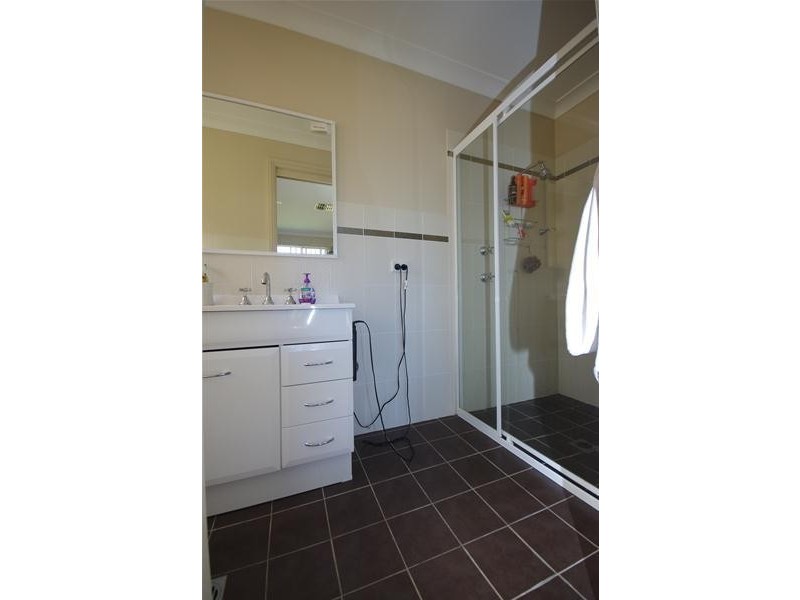 25 Acacia Circle, Cowra NSW 2794