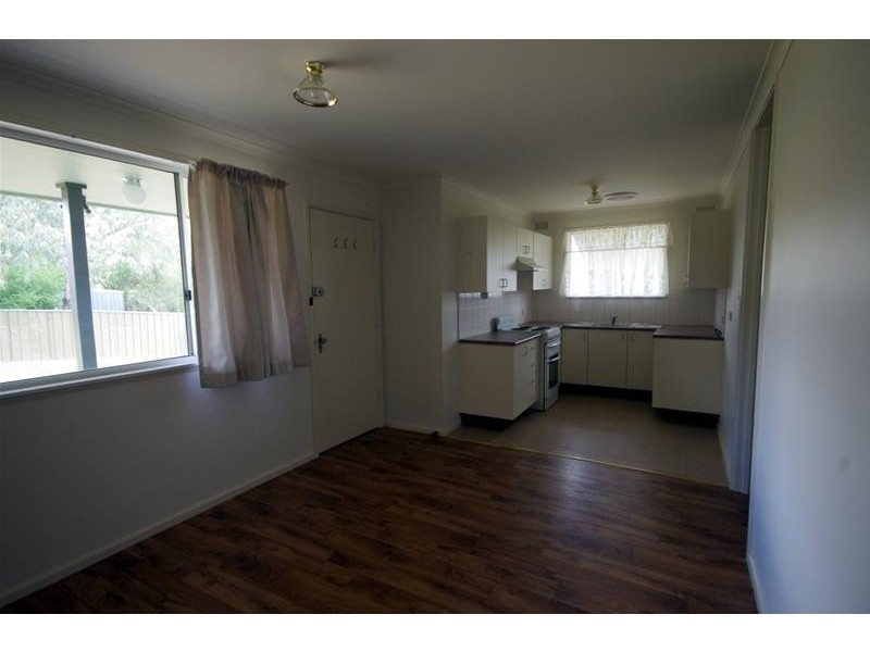 15 Jindalee Circuit, Cowra NSW 2794