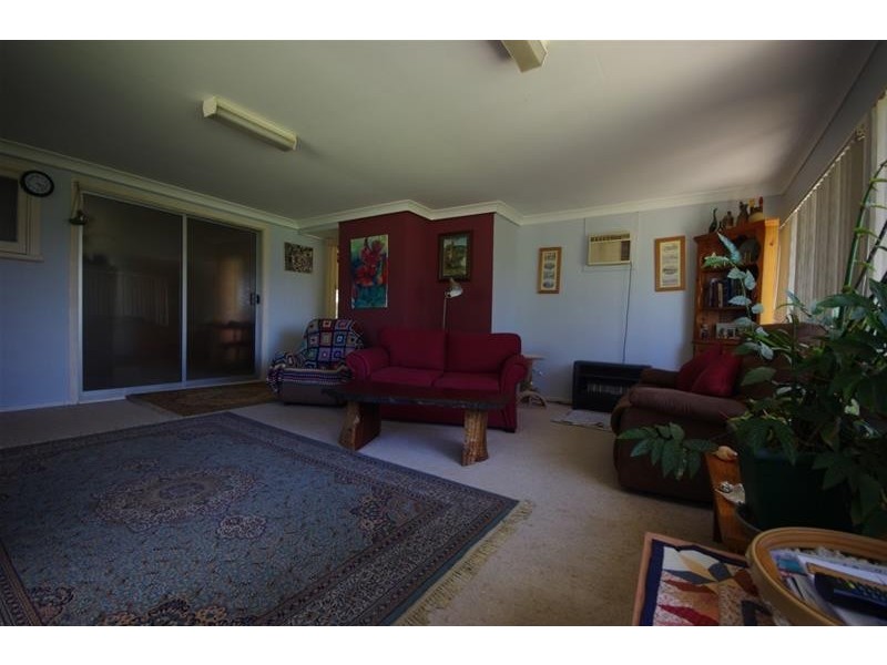 31 Forbes Street, Gooloogong NSW 2805