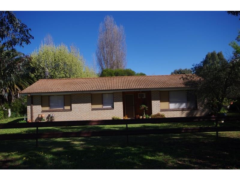 54 Brisbane Street, Cowra NSW 2794