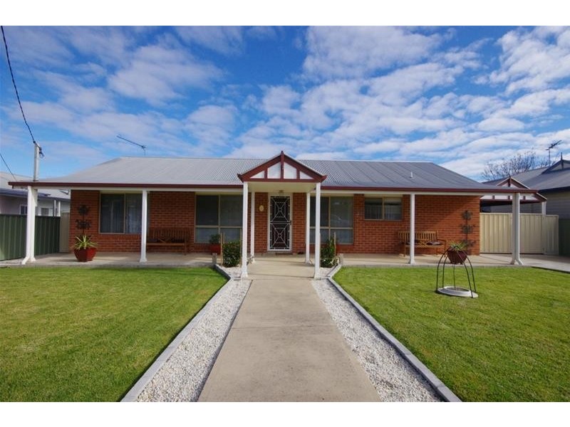 52 Kite Street, Cowra NSW 2794