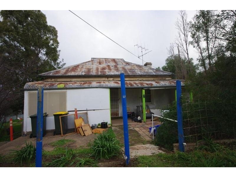 5 College Drive, Cowra NSW 2794