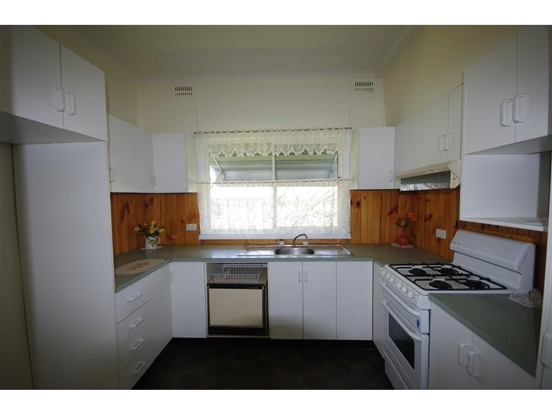 3 Macassar Street, Cowra NSW 2794