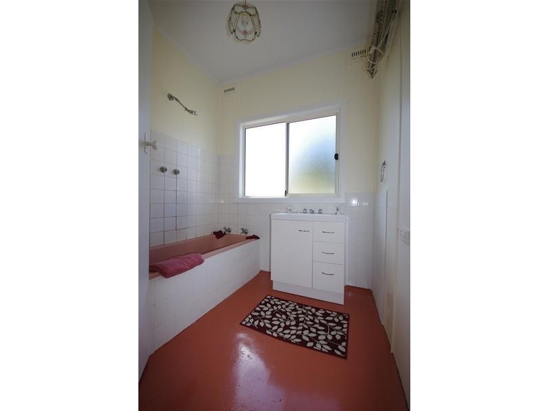 3 Macassar Street, Cowra NSW 2794