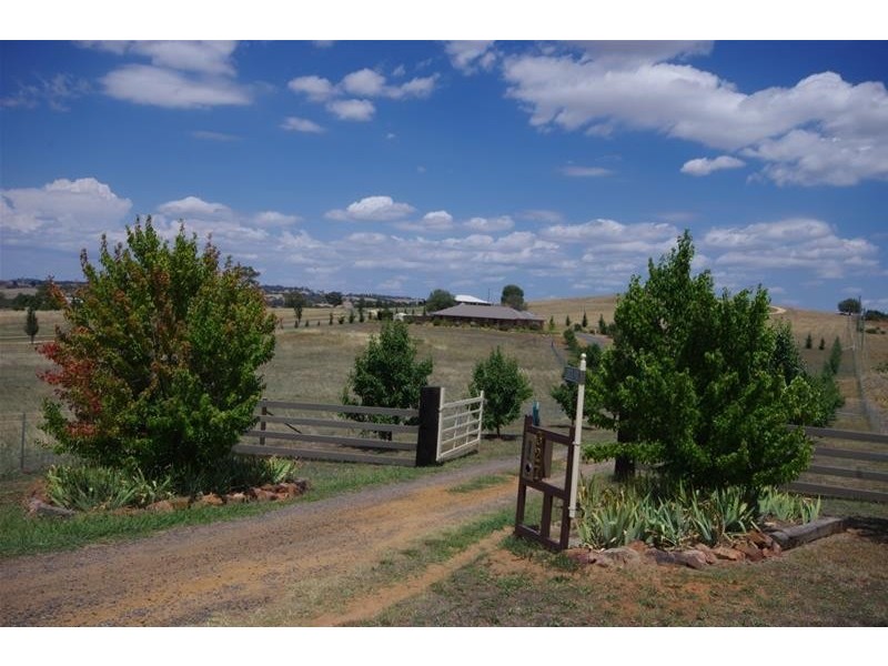 327 Elouera Road, Cowra NSW 2794