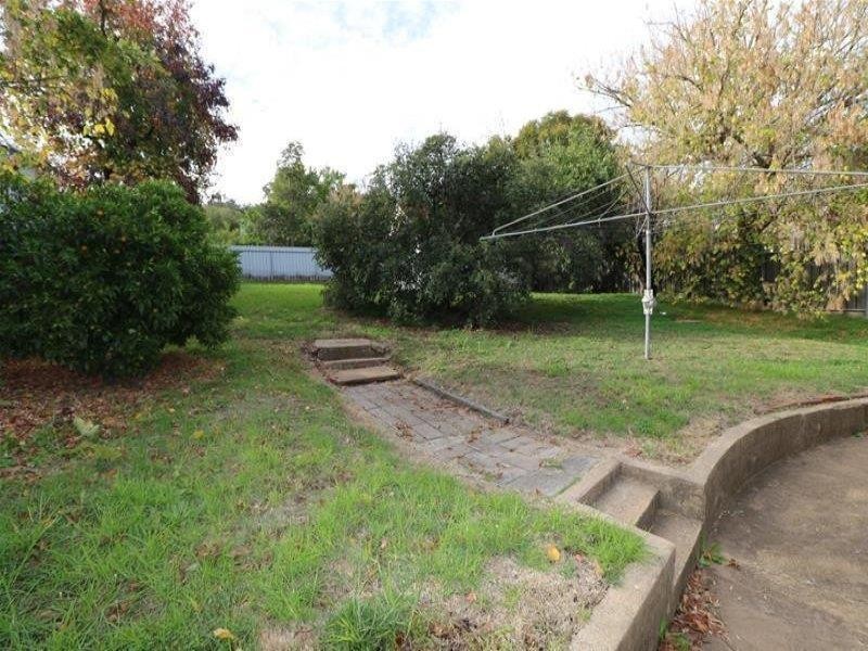70 Liverpool Street, Cowra NSW 2794