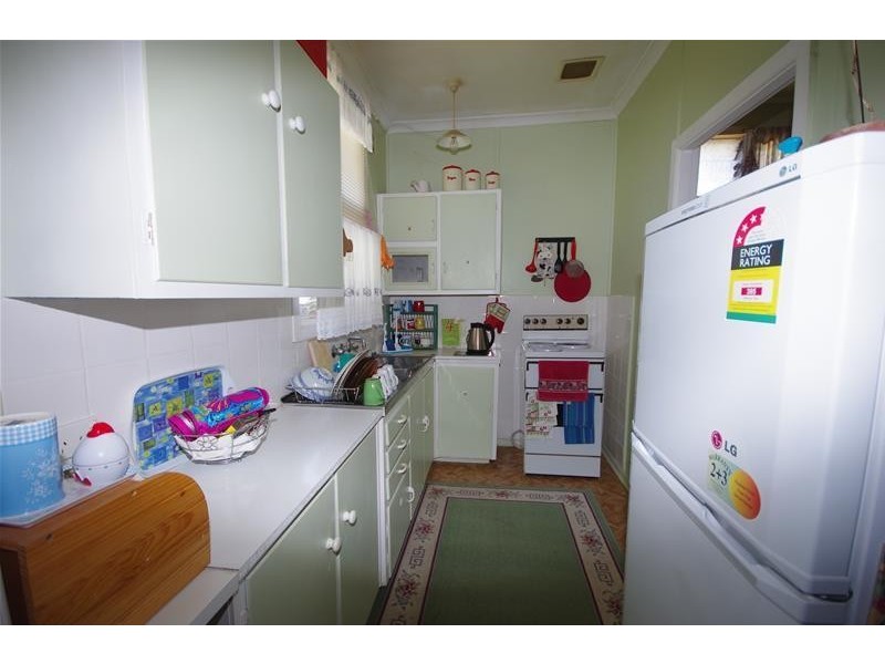 32 Macassar Street, Cowra NSW 2794