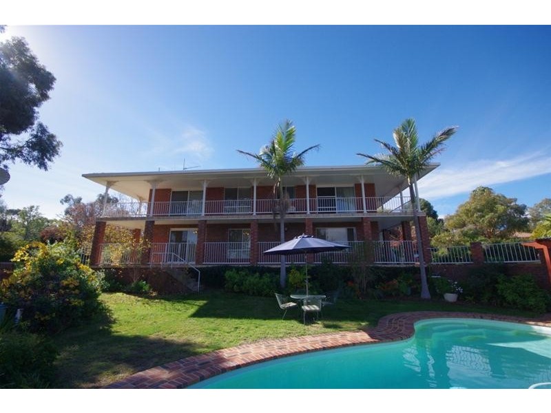 8 Amaroo Avenue, Cowra NSW 2794