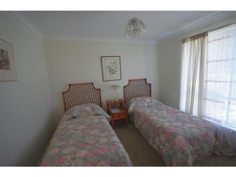 8 Amaroo Avenue, Cowra NSW 2794