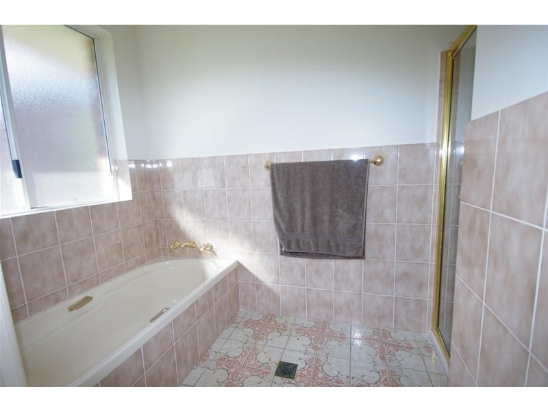 8 Amaroo Avenue, Cowra NSW 2794