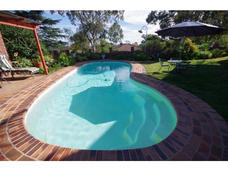 8 Amaroo Avenue, Cowra NSW 2794