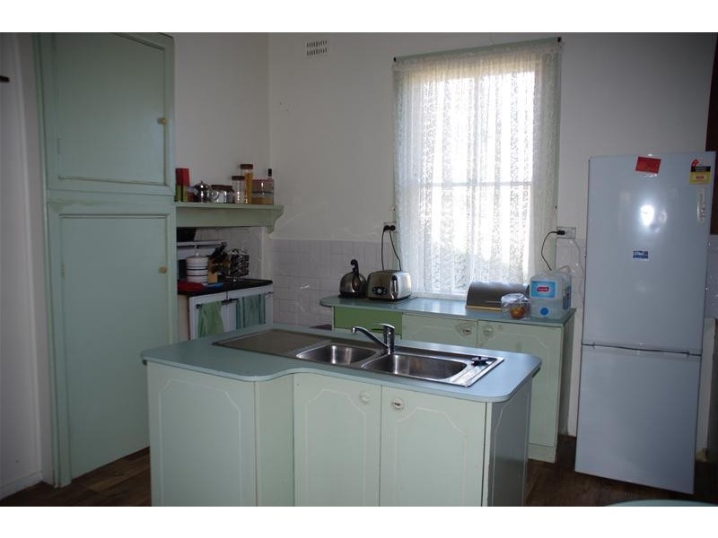 4 Shelley Street, Cowra NSW 2794