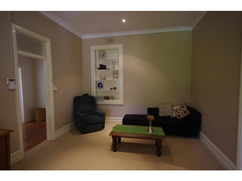 1 Poignand Avenue, Cowra NSW 2794