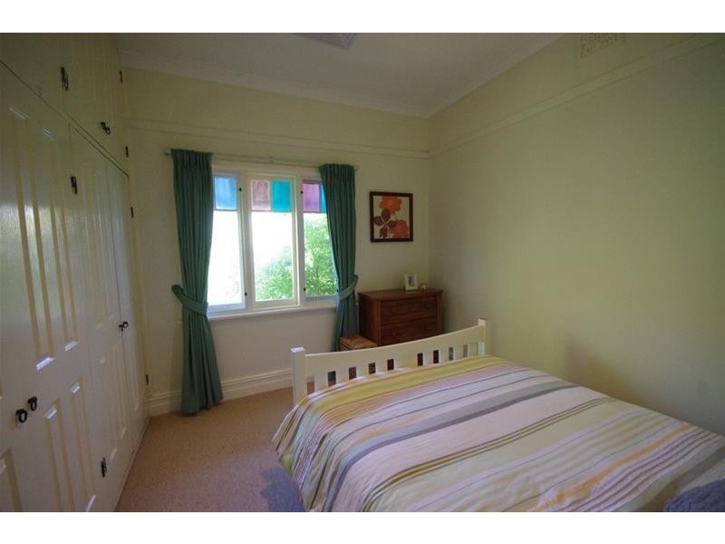 1 Poignand Avenue, Cowra NSW 2794