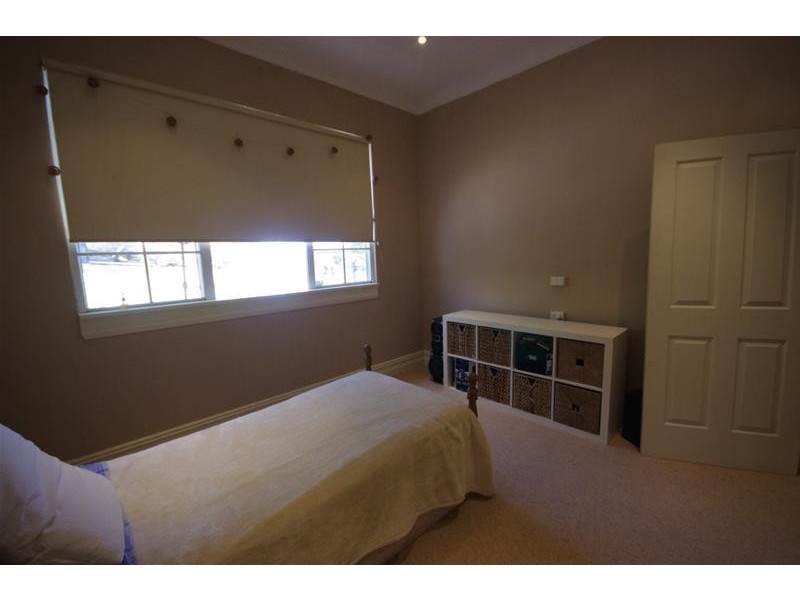 1 Poignand Avenue, Cowra NSW 2794