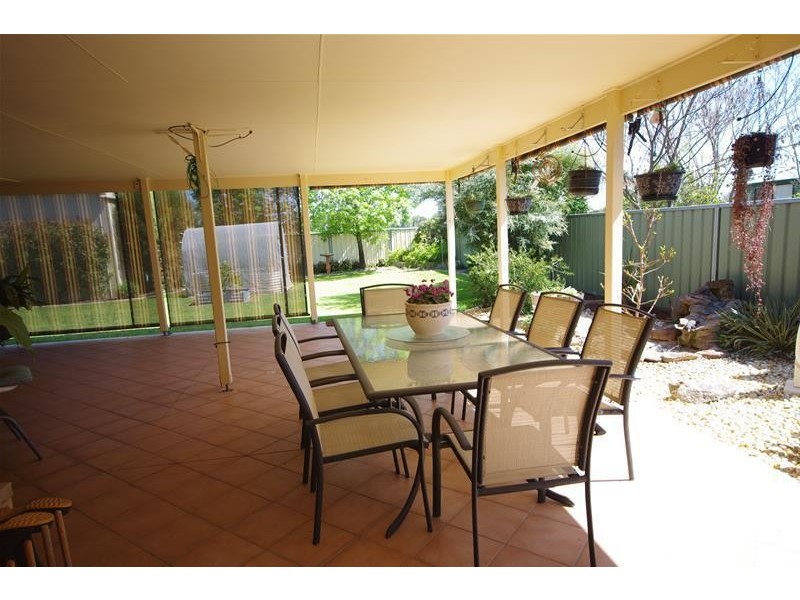 23 Hartley Street, Cowra NSW 2794