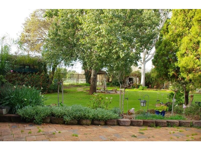 30-38 Banks Street (Gooloogong via), Cowra NSW 2794