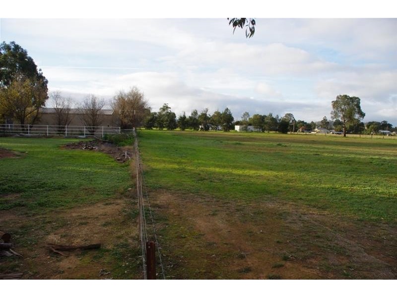 30-38 Banks Street (Gooloogong via), Cowra NSW 2794