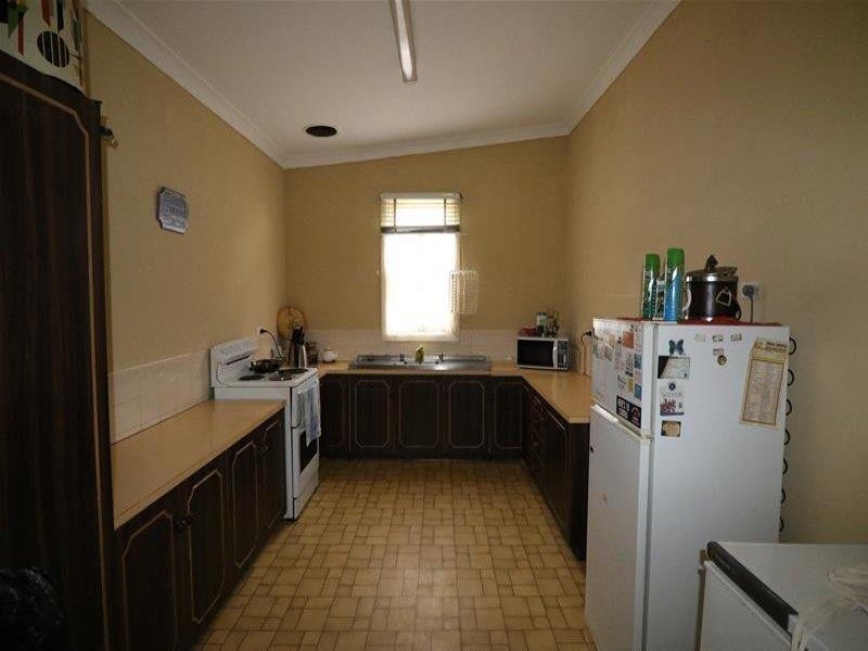 2 Lynch Street, Cowra NSW 2794