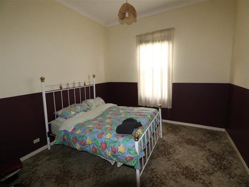 2 Lynch Street, Cowra NSW 2794
