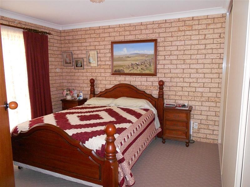 30 Goodacre Drive, Woodstock NSW 2793