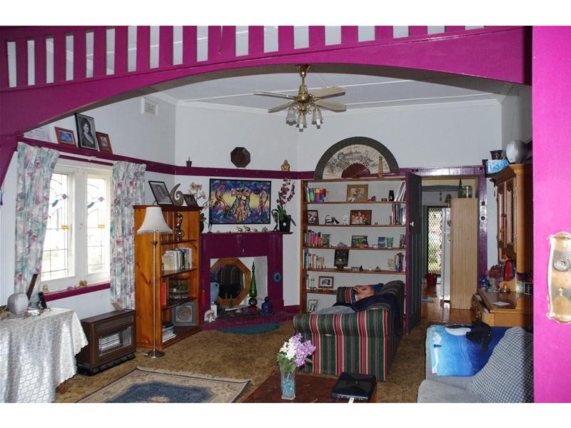 27 Liverpool Street, Cowra NSW 2794