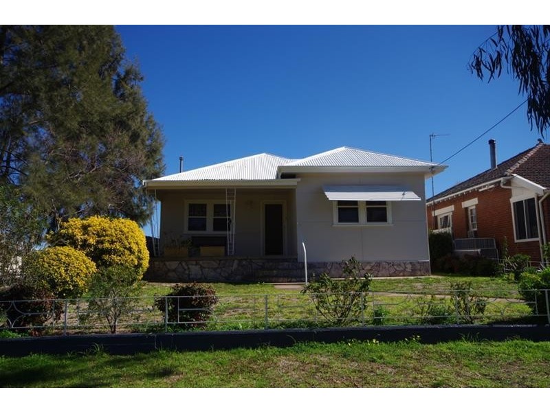 58 Fitzroy Avenue, Cowra NSW 2794