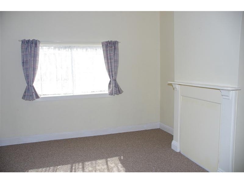 4 Lynch Street, Cowra NSW 2794