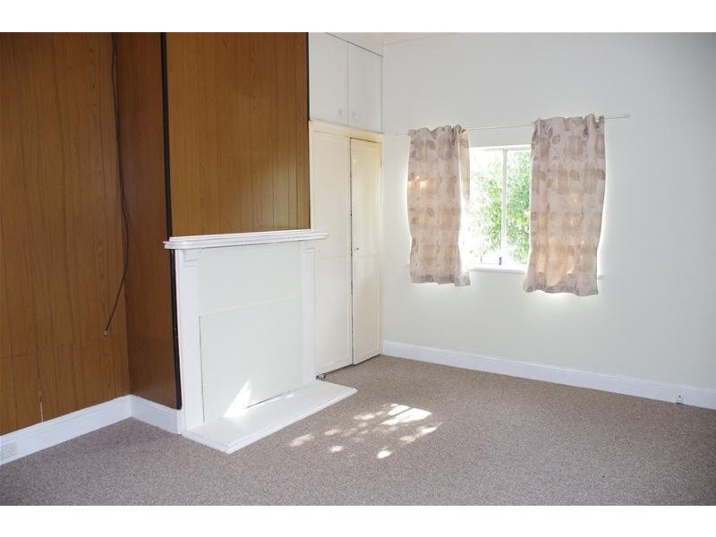 4 Lynch Street, Cowra NSW 2794