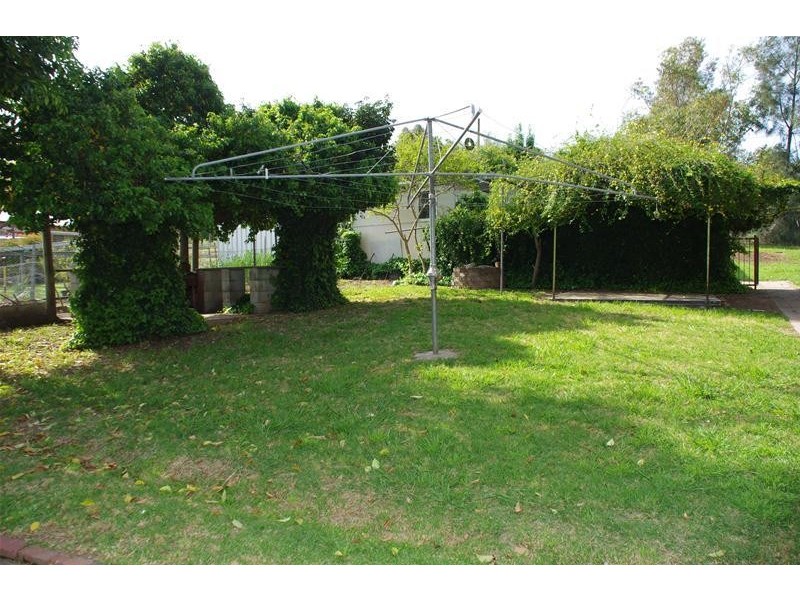 4 Lynch Street, Cowra NSW 2794