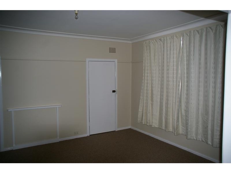 10 Sheahan Street, Cowra NSW 2794