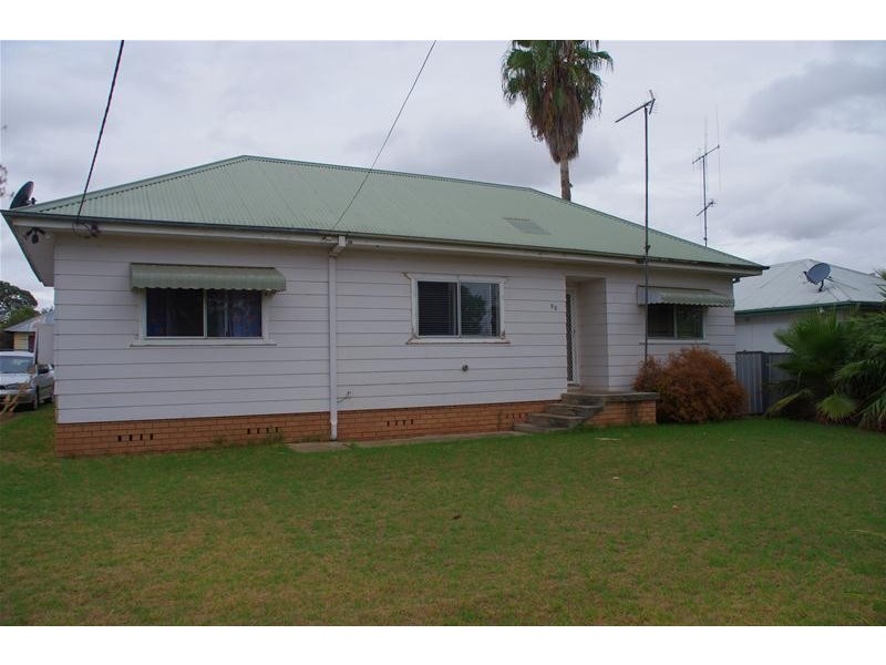 35 Victor Street, Cowra NSW 2794