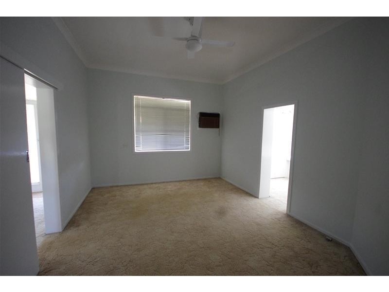 18 Argoon Street, Cowra NSW 2794