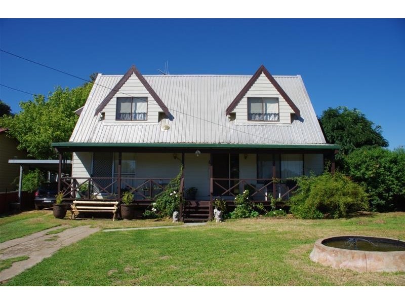 26 Lyall Street, Cowra NSW 2794