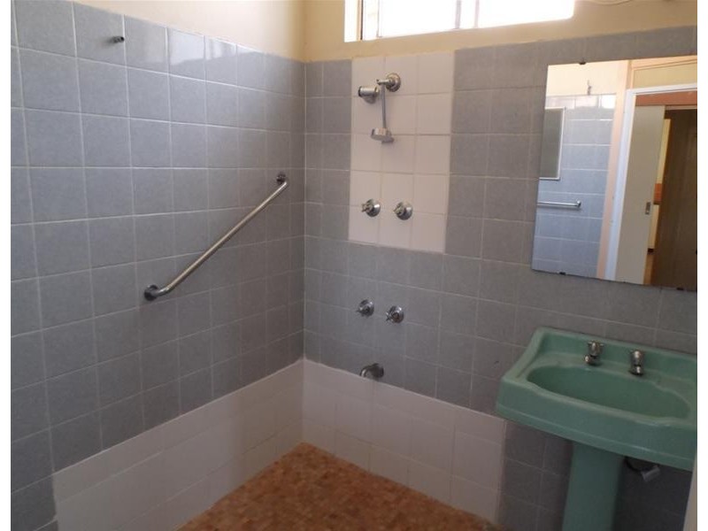 98 Fitzroy Street, Cowra NSW 2794