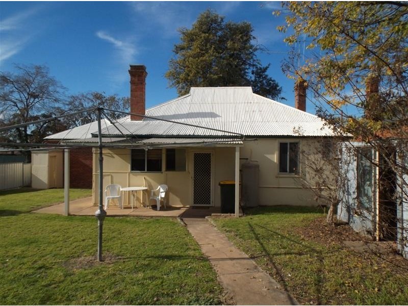 98 Fitzroy Street, Cowra NSW 2794