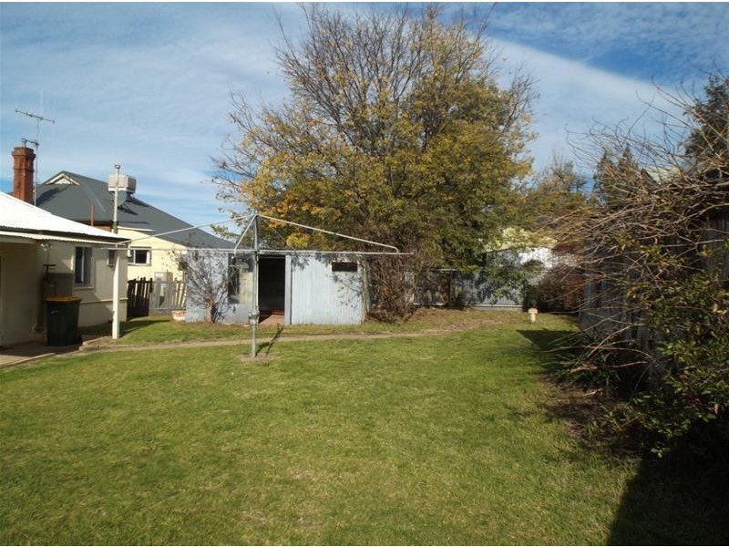 98 Fitzroy Street, Cowra NSW 2794