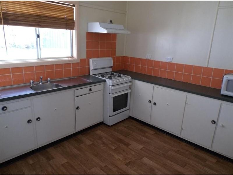 98 Fitzroy Street, Cowra NSW 2794