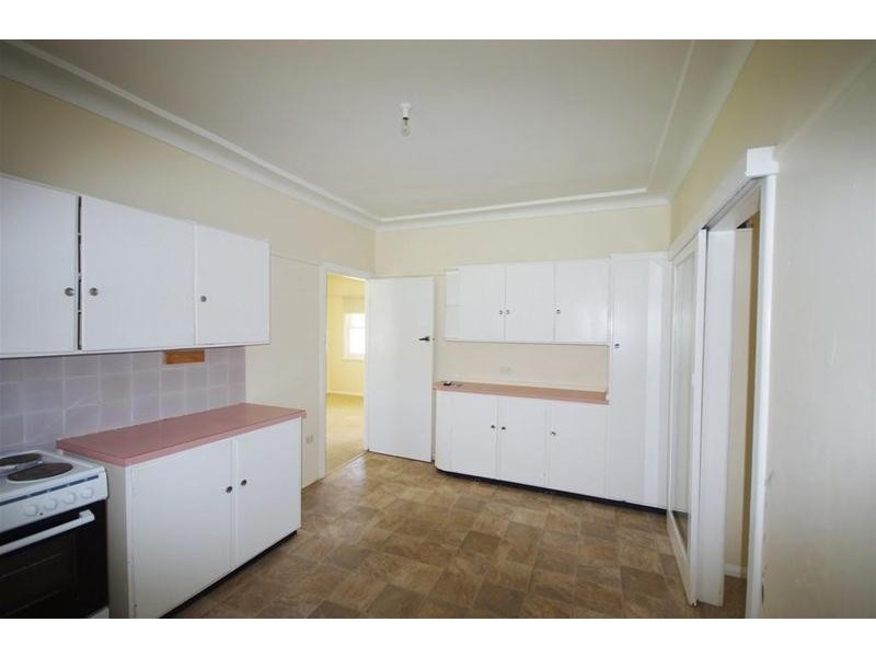 24 Cooyal Stree, Cowra NSW 2794