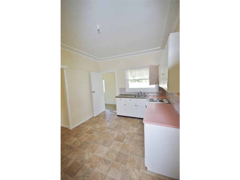 24 Cooyal Stree, Cowra NSW 2794