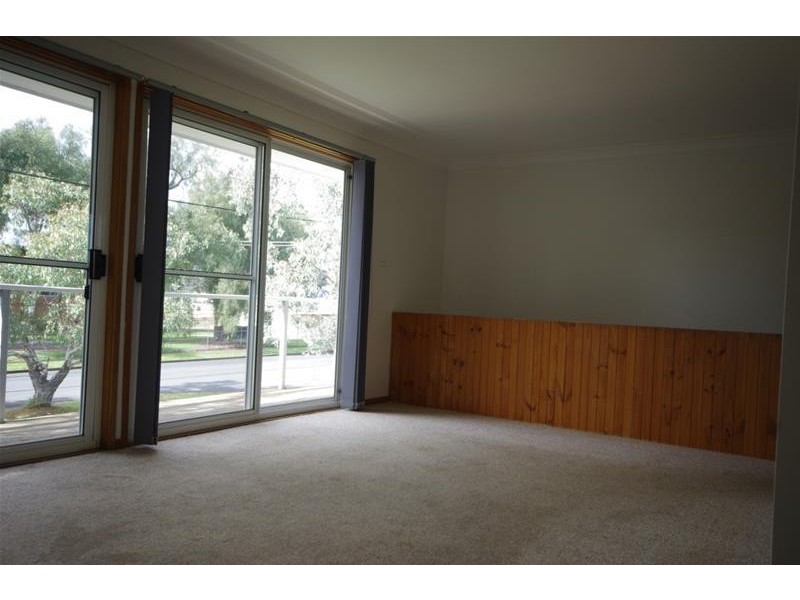 20 William Street, Cowra NSW 2794