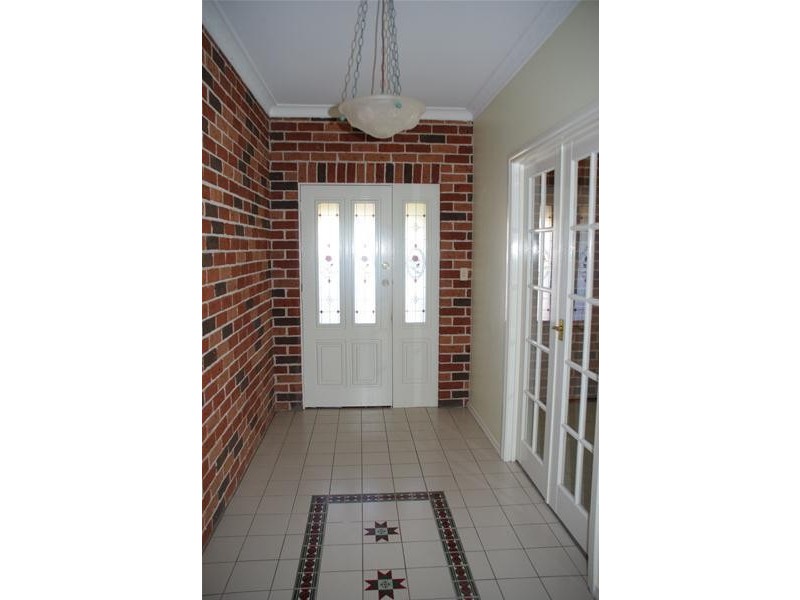 4 Eucalypt Close, Cowra NSW 2794