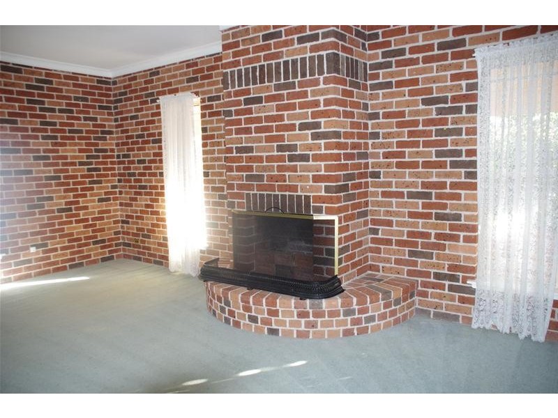 4 Eucalypt Close, Cowra NSW 2794