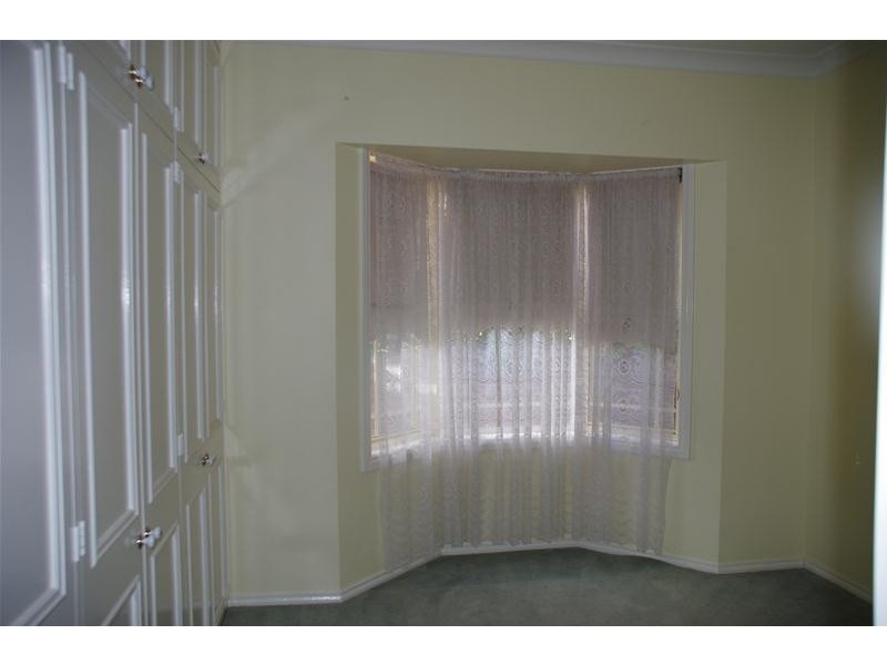 4 Eucalypt Close, Cowra NSW 2794