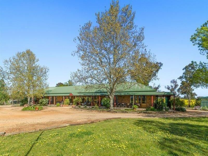 42 Chardonnay Road, Cowra NSW 2794