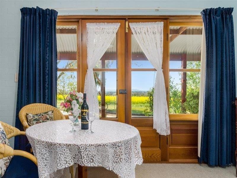 42 Chardonnay Road, Cowra NSW 2794